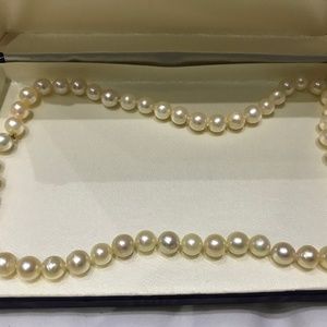 Salt-water Cultured Round Pearl Necklace